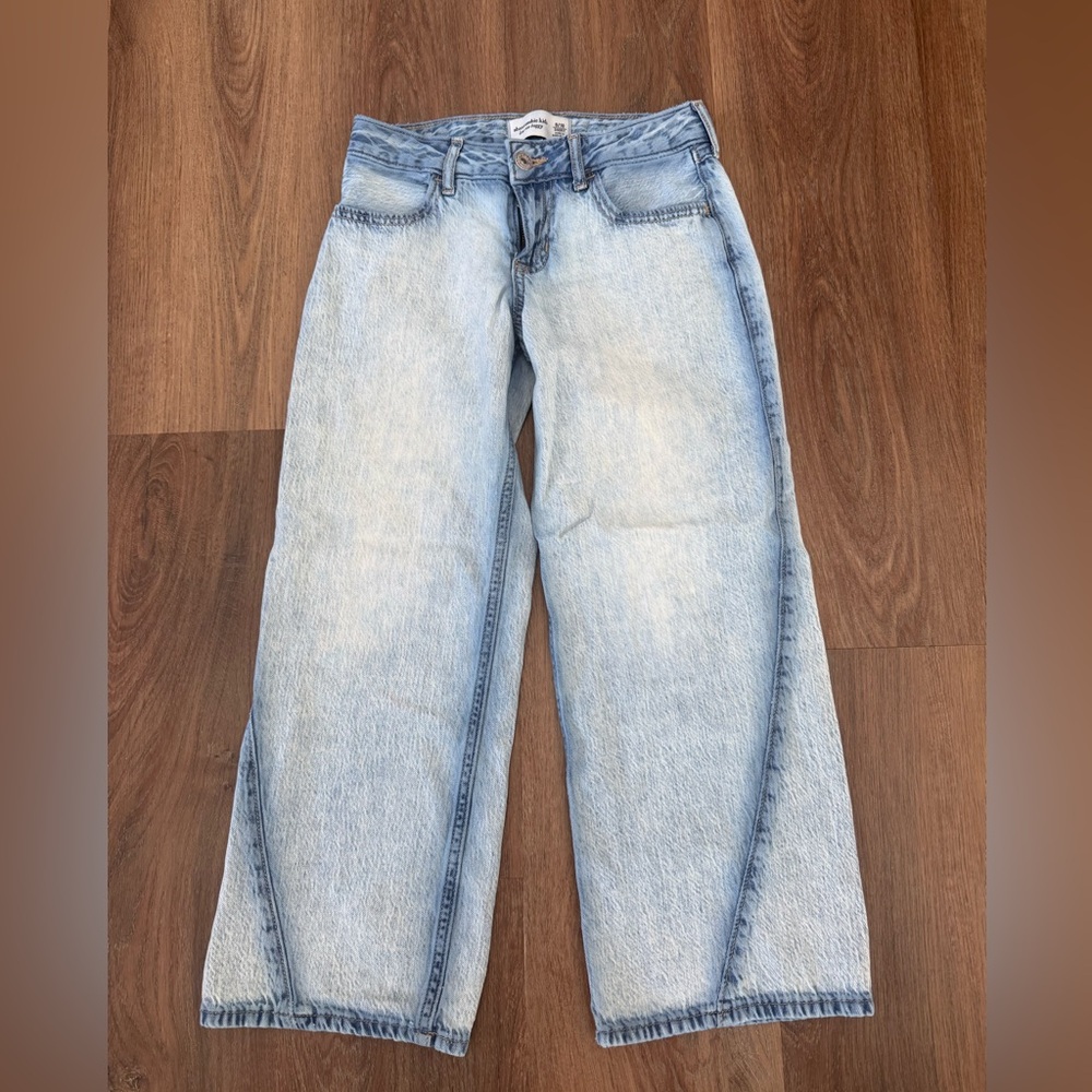 NWOT Abercrombie Kids Low Rise Baggy Jean